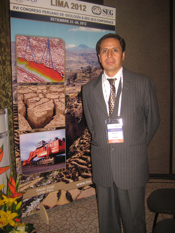 Jersy Mariño, de la Dirección de Geología Ambiental y Riesgo Geológico del Instituto Geológico, Minero y Metalúrgico (Ingemmet),  