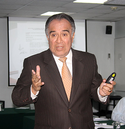 Carlos Vives, Gerente de Protección Ambiental y Relaciones Comunitarias de Perupetro.