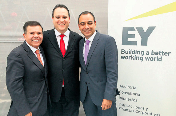 EJECUTIVOS DE EY. Juan Paredes, sociolíder de Auditoría; Paulo Pantigoso, Deputy Manager Partner, y Fernando Núñez, socio de auditoría.