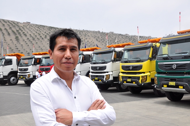 Camiones Volvo hace entrega de 10 unidades a Zafiro Equipos y Servicios