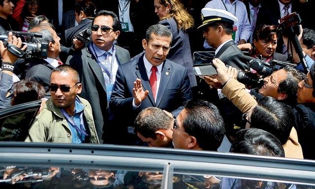 Despidieron a Ollanta Humala con abucheos. (Sharon Castellanos/La República)
