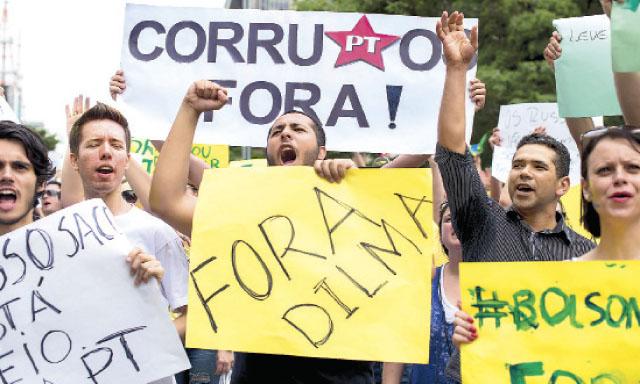 PROTESTAS. Manifestantes expresan cada vez más reclamos contra la presidenta Rousseff.