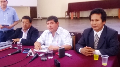 El presidente regional Omar Jiménez hizo el anuncio durante la sesión del pleno del consejo regional. (Foto: Radio Uno)