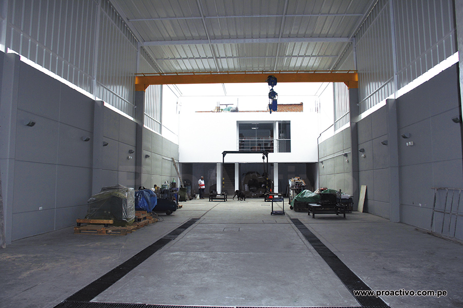 Modiesel: taller con grúa pórtico. Avanzan hacia la trinorma ISO 9001, 14001 y OHSAS 18001.