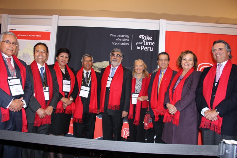 inauguracion stand Perú PDAC 2015