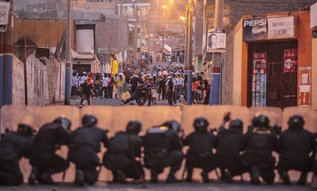 Tía María opositores a proyecto minero usan dinamita en enfrentamiento contra la Policía