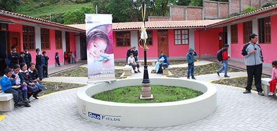 En Hualgayoc inauguran patio central en escuela 82722 de la comunidad El Tingo
