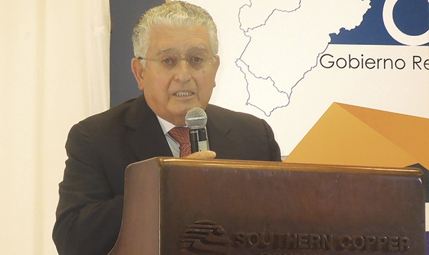Quiere dialogar. Oscar González Rocha asistió a  inauguración de programa de becas. (Foto: La República)