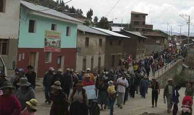 PROTESTAS. Población hoy cumple 3 días de paro indefinido contra Las Bambas. Ayer más de 5,000 se movilizaron. (Foto: La República)