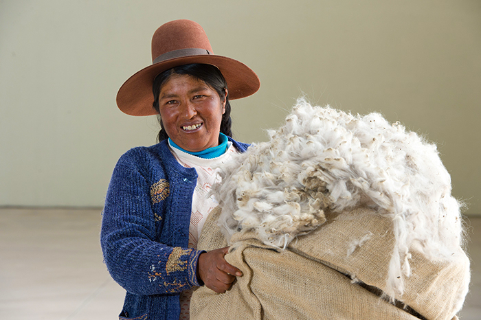 Primera promoción de 25 esquiladores se forma gracias a planta de fibra de alpaca que impulsa Antapaccay