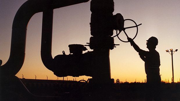 El precio del petróleo quedó muy por debajo de los 50 dólares pr barril.(Foto: AP)