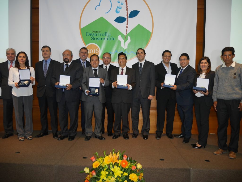 Empresas ganadoras del Premio Desarrollo Sostenible 2016. (Foto:SNMPE)