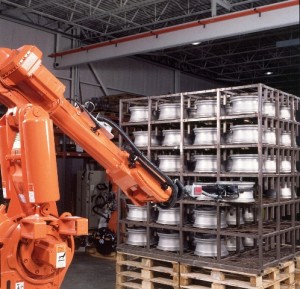 En 1979, ABB revolucionó lanzando el primer robot industrial totalmente eléctrico.