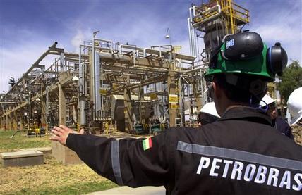 Petrobras recibe crédito de 1.800 mln dlr de Bradesco para construcción de refinería