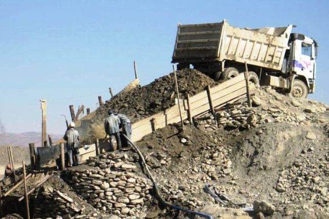 260 mineros reinician extracción de oro en Ananea