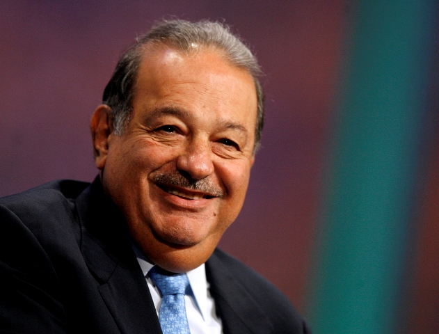 Carlos Slim planea invertir en Perú en tanto enfrenta transición en México