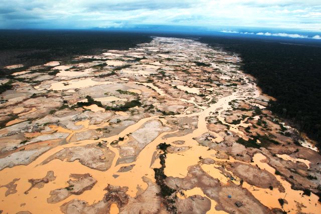 Las Rutas del Oro: primer webdocumental sobre la minería ilegal en la Amazonía (Video)