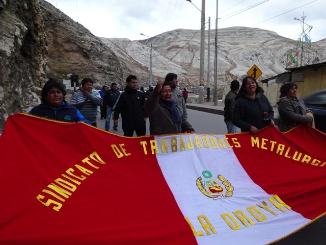 La Oroya: pobladores y mineros realizan protesta en Carretera Central