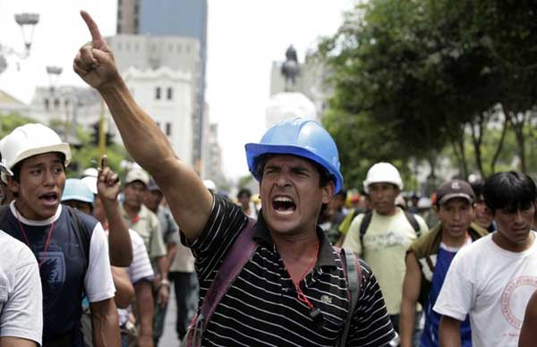 Trabajadores mineros anuncian huelga nacional para el 18 de mayo