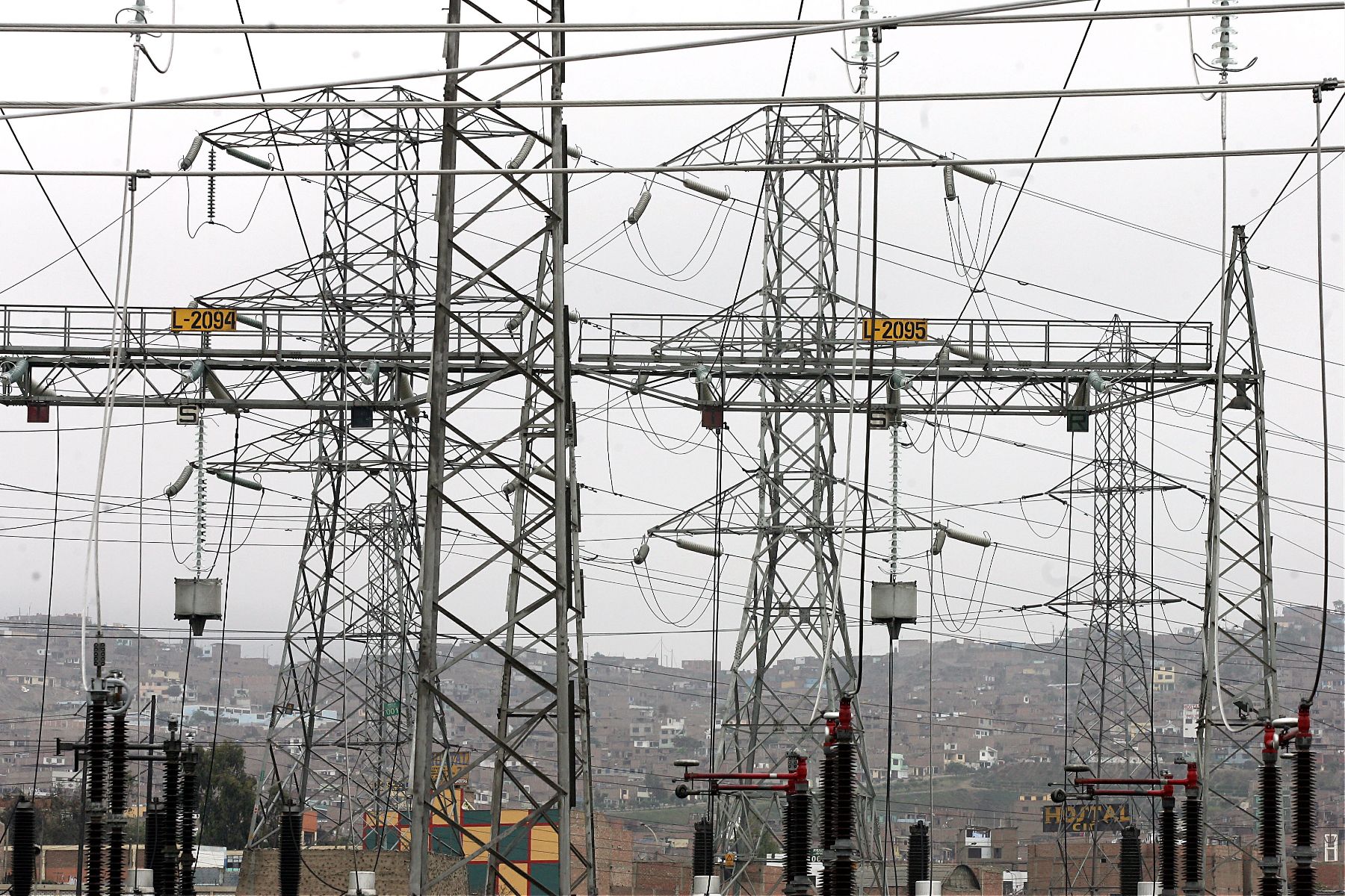 Incremento de 3.9% en la tarifa eléctrica para el sector industrial