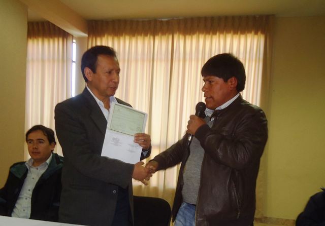 Antapaccay y distrito de Condoroma sellan cooperación con entrega de certificado por inversión pública