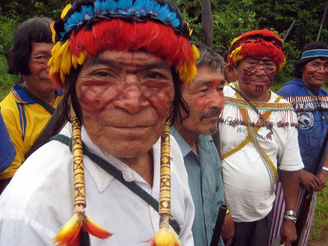 Manifestantes indígenas toman control de pequeño aeropuerto en Loreto
