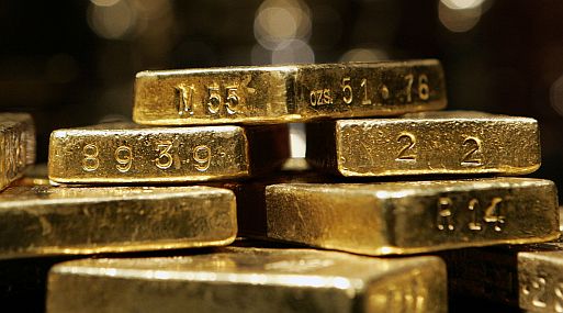 Oro retrocede ante avance de bolsas globales a máximos históricos
