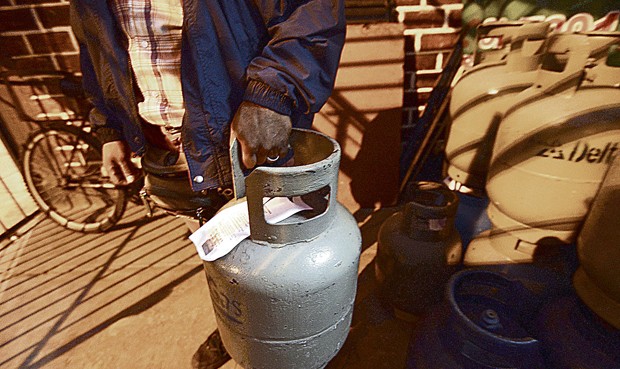 Osinergmin atendió más de 600 denuncias por comercio informal de combustibles en el 2015