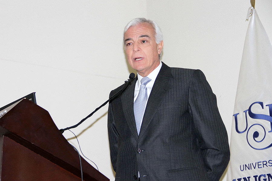 USIL: Presidente de la SNMPE presentó ponencia sobre minería, energía y medioambiente
