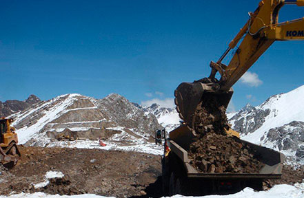 Trabajadores de mina Toromocho inician huelga por 48 horas