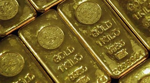 Precio del oro cae ante fortaleza de acciones en EE.UU.