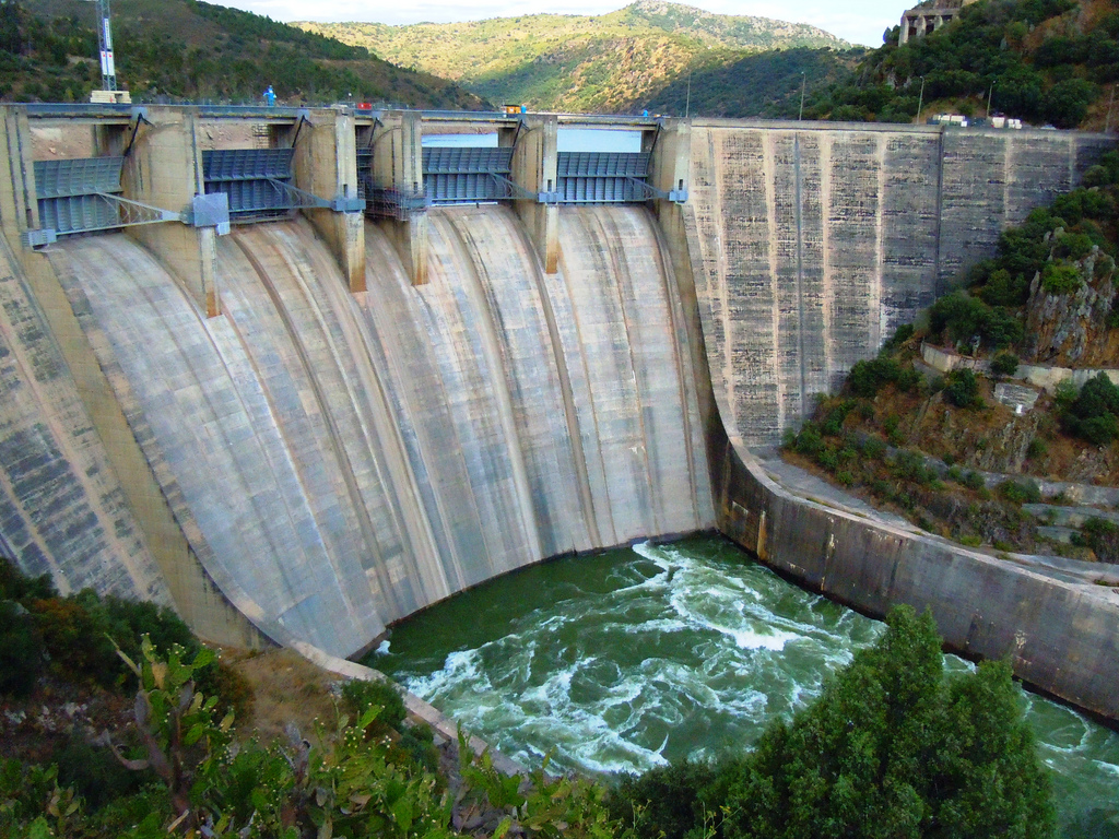 Firmas chinas construirán hidroeléctrica en Bolivia con inversión inicial estimada en US$1.000 millones