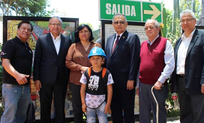MINA MODELO EN PARQUE DE LAS LEYENDAS CUMPLE 42 AÑOS