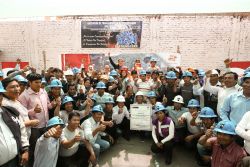 MEM participa en entrega de resolución de formalización a más de 300 mineros artesanales de Arequipa