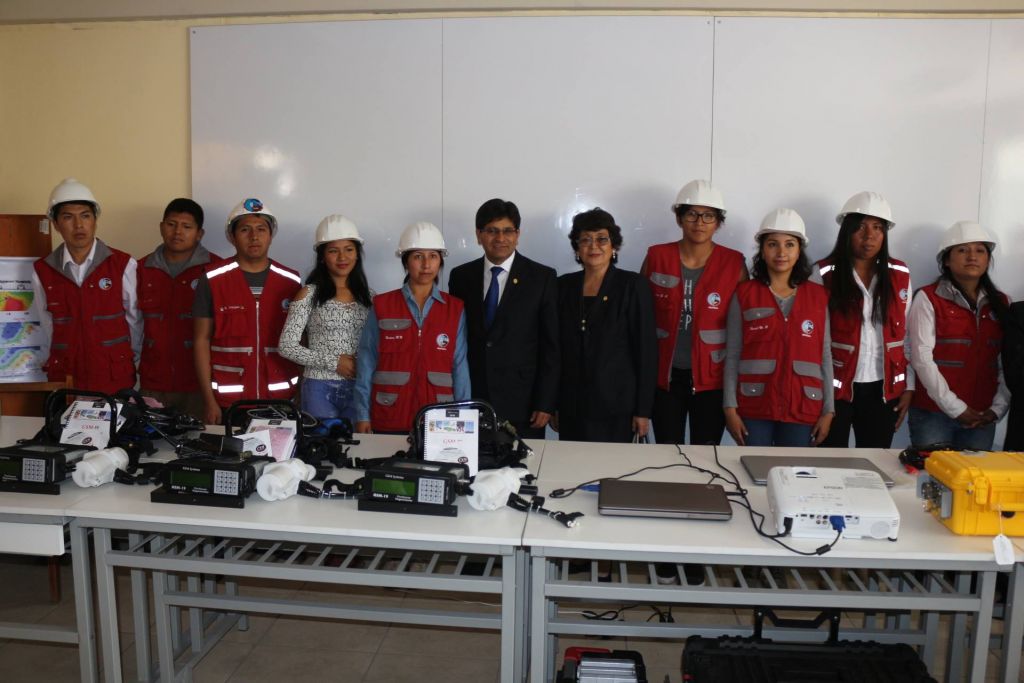 Inauguran laboratorio en Facultad de Geología en Unsa