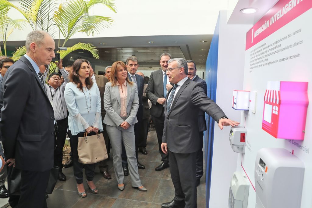 Ministra Aljovín: “Medidores inteligentes permitirán a los usuarios conocer su consumo con exactitud y ahorrar»