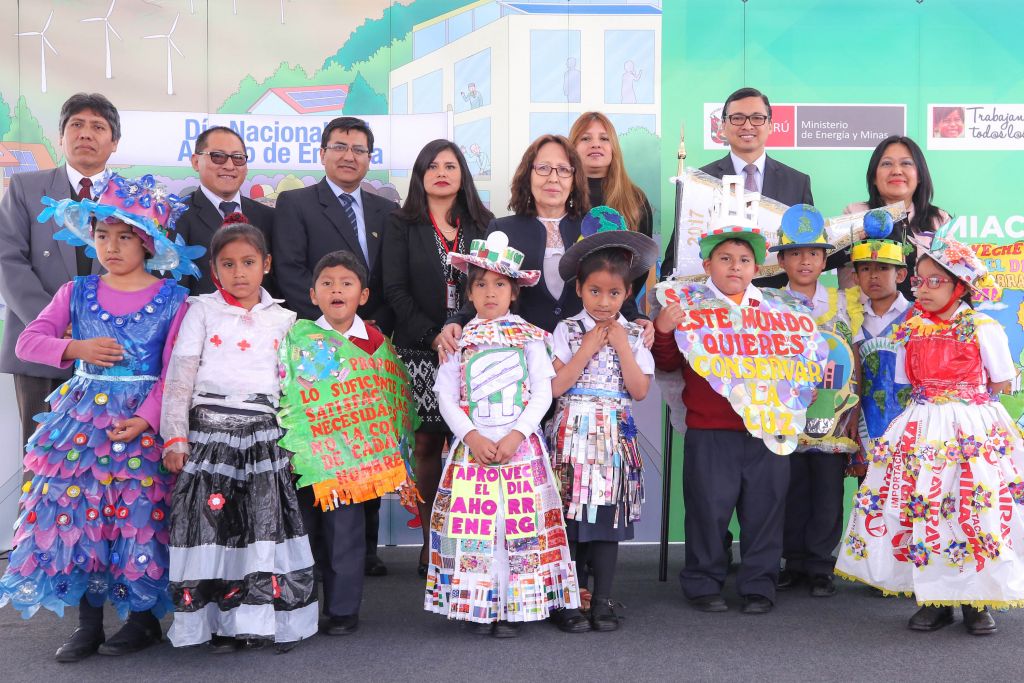 MEM premió a los colegios ganadores de concurso que promueve el ahorro de energía
