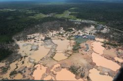 Municipios libran batalla contra la minería ilegal en Madre de Dios