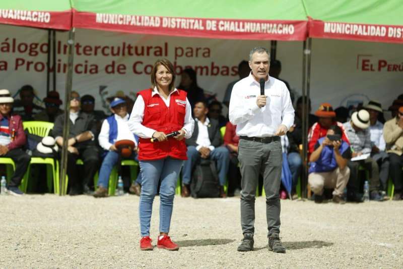 Paola Bustamante, ministra de Desarrollo e Inclusión Social y Salvador del Solar, presidente del Consejo de Ministros