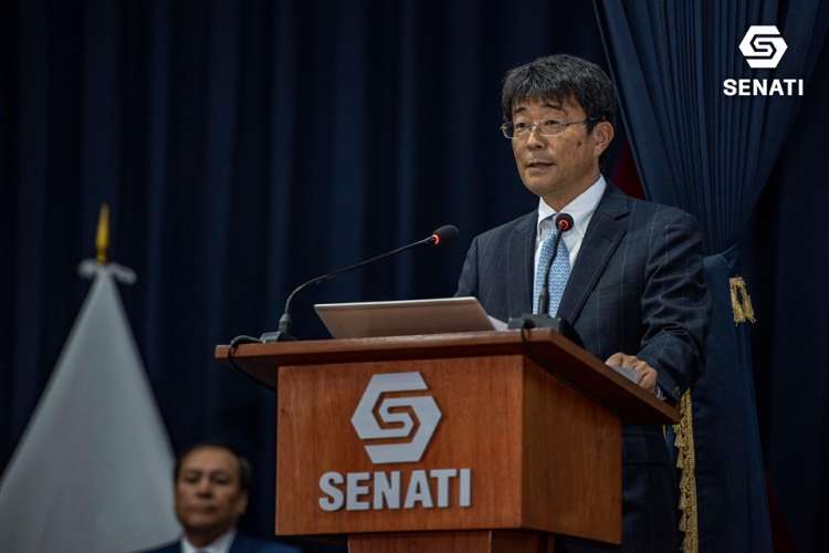 Se gradúa la primera promoción del programa de Mantenimiento de Maquinaria Pesada de SENATI, Cummins y Komatsu