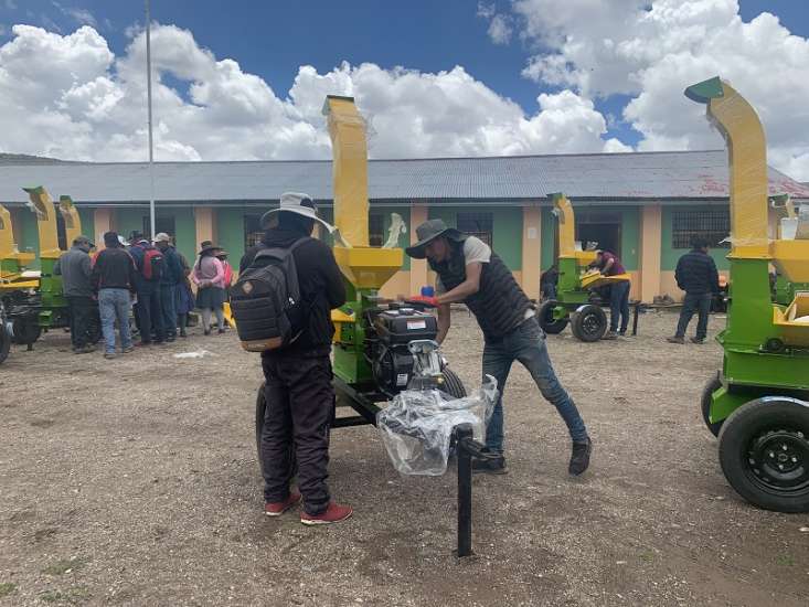 Antapaccay entregó maquinaria agrícola a comunidad de Alto Huarca