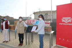 PETROPERÚ entrega balones de oxígeno y equipos de bioseguridad a centro de salud de Talara