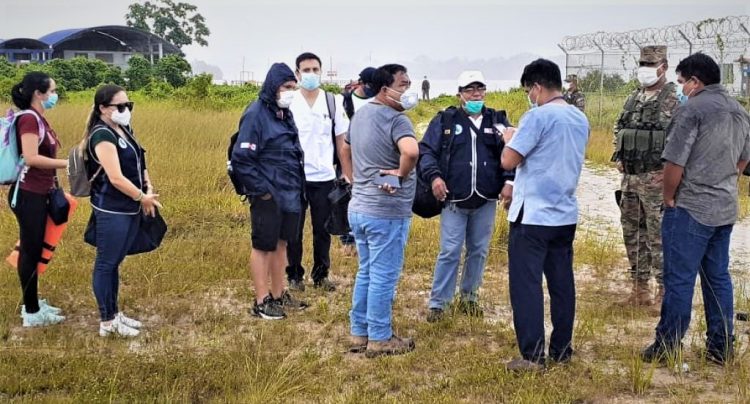 PETROPERÚ traslada equipo de médicos para atender a pobladores de Saramiriza, Loreto