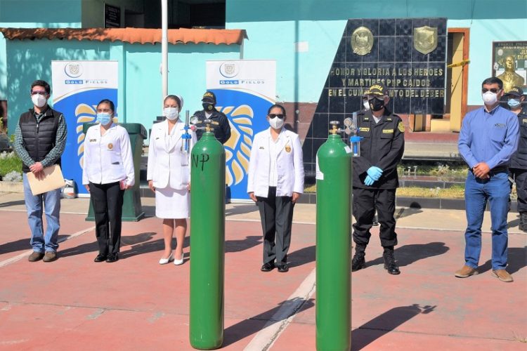 Gold Fields entrega balones de oxígeno a la Policía Nacional de Cajamarca