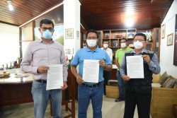 Gobierno Regional de Loreto firma convenio con Petrotal para ampliar horario de energía eléctrica en Bretaña