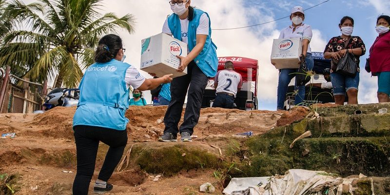 Metro, Bonus y UNICEF entregan kits de prevención de la COVID-19 para niños de la Amazonía