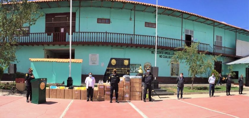Yanacocha dona más implementos de bioseguridad a la Policía Nacional para protegerla del COVID-19