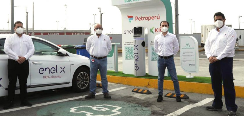 PETROPERÚ y ENEL X inician implementación de red de electrolineras en estaciones de servicio