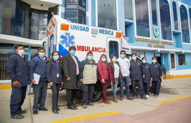 Minsur entrega moderna ambulancia al centro de salud de Ajoyani