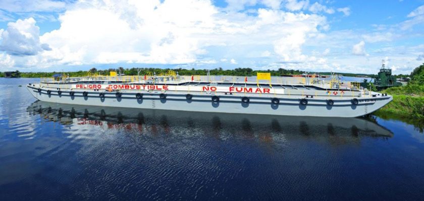 PETROPERÚ pone en operación nueva barcaza que transportará combustible por ríos de la Amazonía